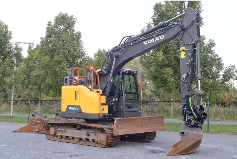 Volvo ECR145E | ECR145 EL | TILTROTATOR | 3X BUCKET | DIG ASSIST | DOZER - Pelle sur chenille: photos 5 Volvo ECR145E | ECR145 EL | TILTROTATOR | 3X BUCKET | DIG ASSIST | DOZER - Pelle sur chenille: photos 5