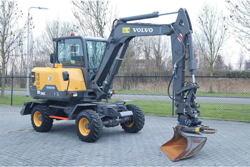 Volvo EW60E | DEMO | 30 KM/H | ROTOTILT + GRIPPER | BUCKET - Pelle sur pneus: photos 5 Volvo EW60E | DEMO | 30 KM/H | ROTOTILT + GRIPPER | BUCKET - Pelle sur pneus: photos 5