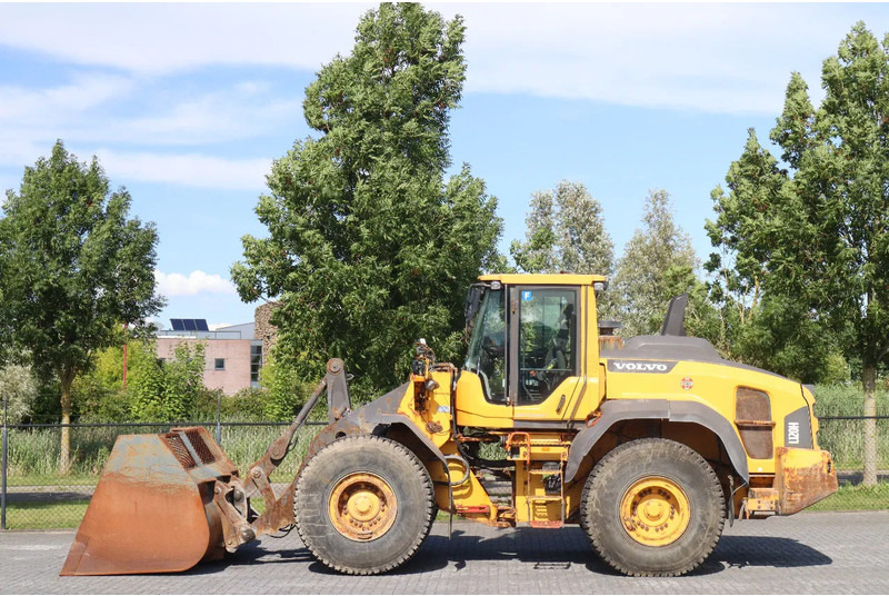 Volvo L120H | CDC | BBS | WEIGHT SYSTEM | QUICK COUPLER | BUCKET - Chargeuse sur pneus: photos 1 Volvo L120H | CDC | BBS | WEIGHT SYSTEM | QUICK COUPLER | BUCKET - Chargeuse sur pneus: photos 1