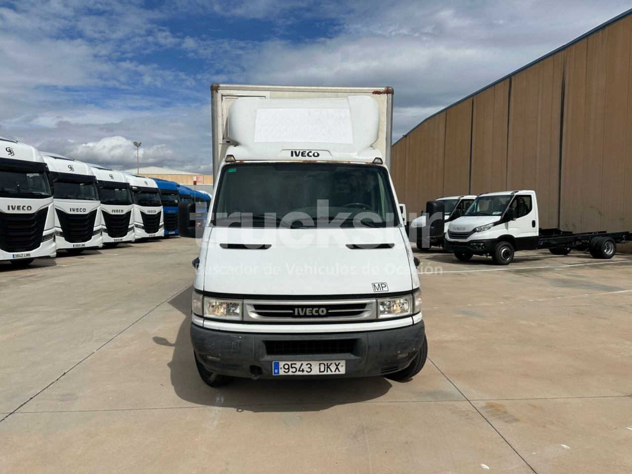 IVECO DAILY 35C14 - Fourgon grand volume: photos 3 IVECO DAILY 35C14 - Fourgon grand volume: photos 3