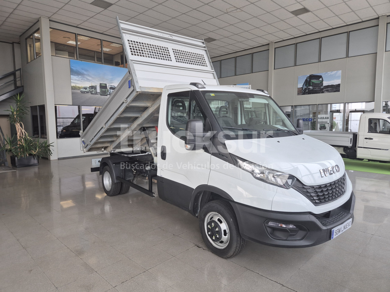 IVECO DAILY 35C14H - Utilitaire benne: photos 2 IVECO DAILY 35C14H - Utilitaire benne: photos 2