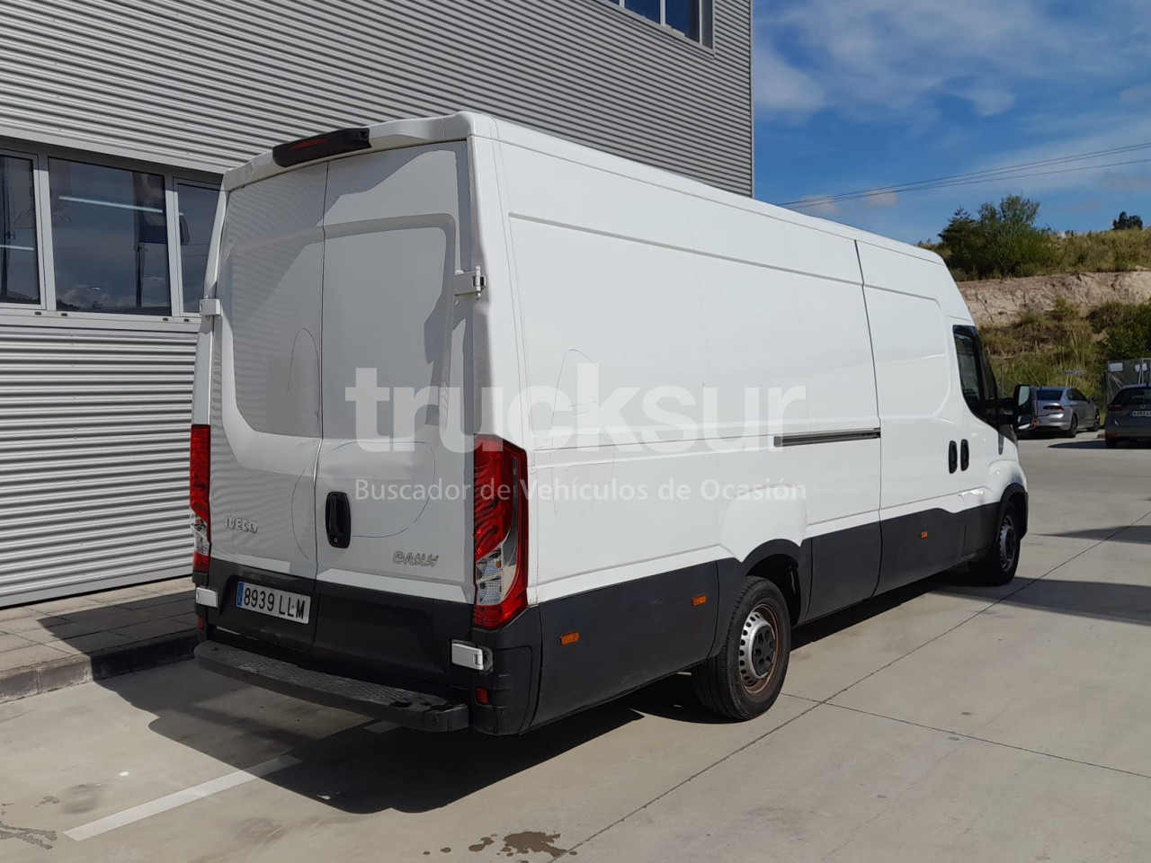 IVECO DAILY 35S16 - Fourgon grand volume: photos 4 IVECO DAILY 35S16 - Fourgon grand volume: photos 4