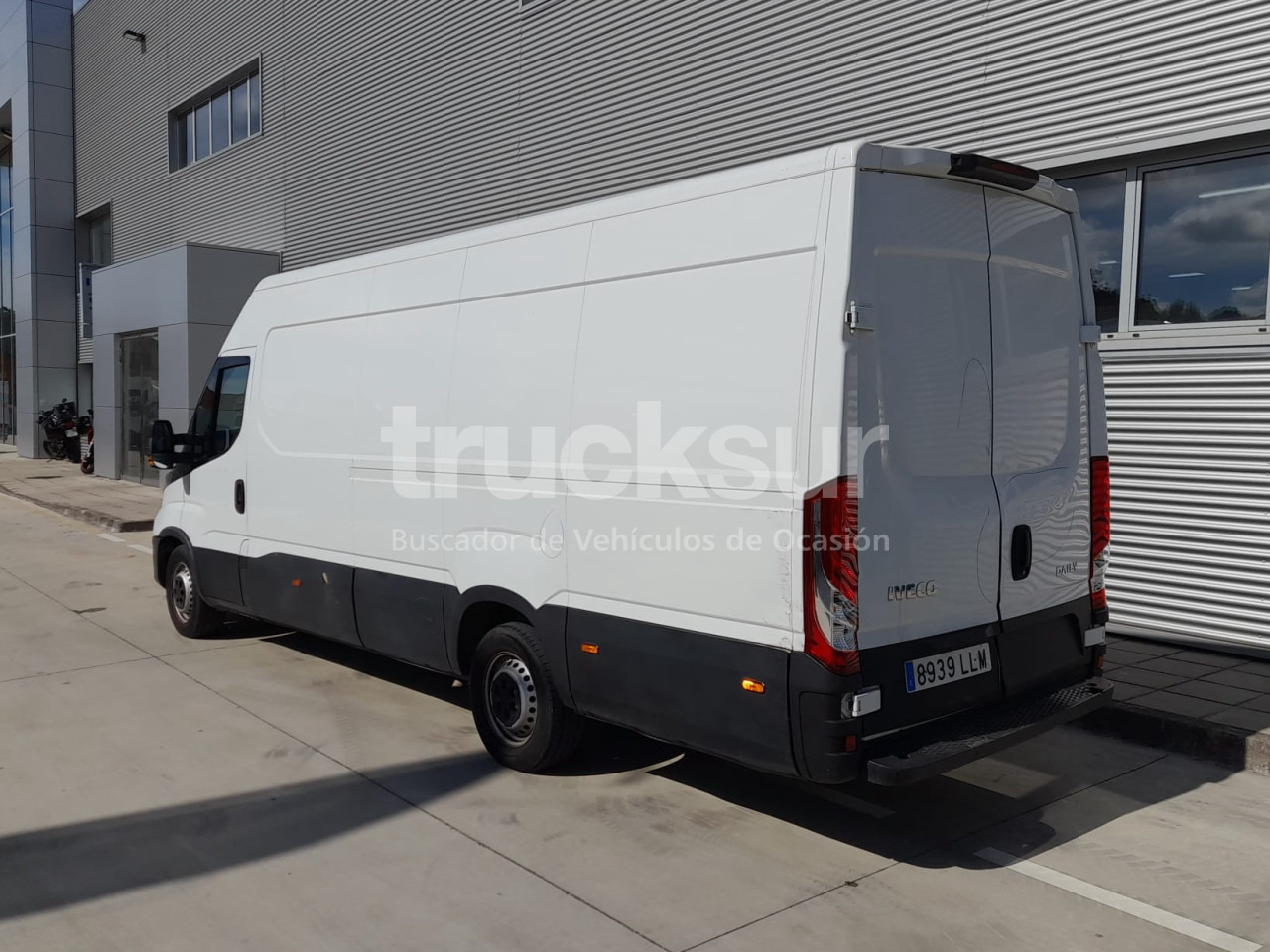 IVECO DAILY 35S16 - Fourgon grand volume: photos 3 IVECO DAILY 35S16 - Fourgon grand volume: photos 3