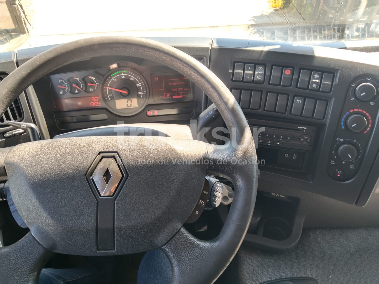 RENAULT D280.18 - Camion fourgon: photos 5 RENAULT D280.18 - Camion fourgon: photos 5