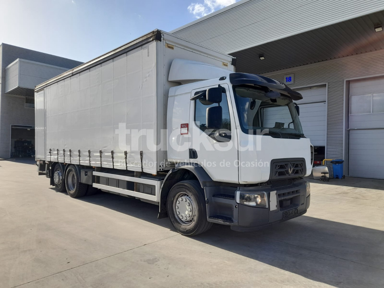 RENAULT D320 ejes 6x2*4 - Camion à rideaux coulissants: photos 2 RENAULT D320 ejes 6x2*4 - Camion à rideaux coulissants: photos 2
