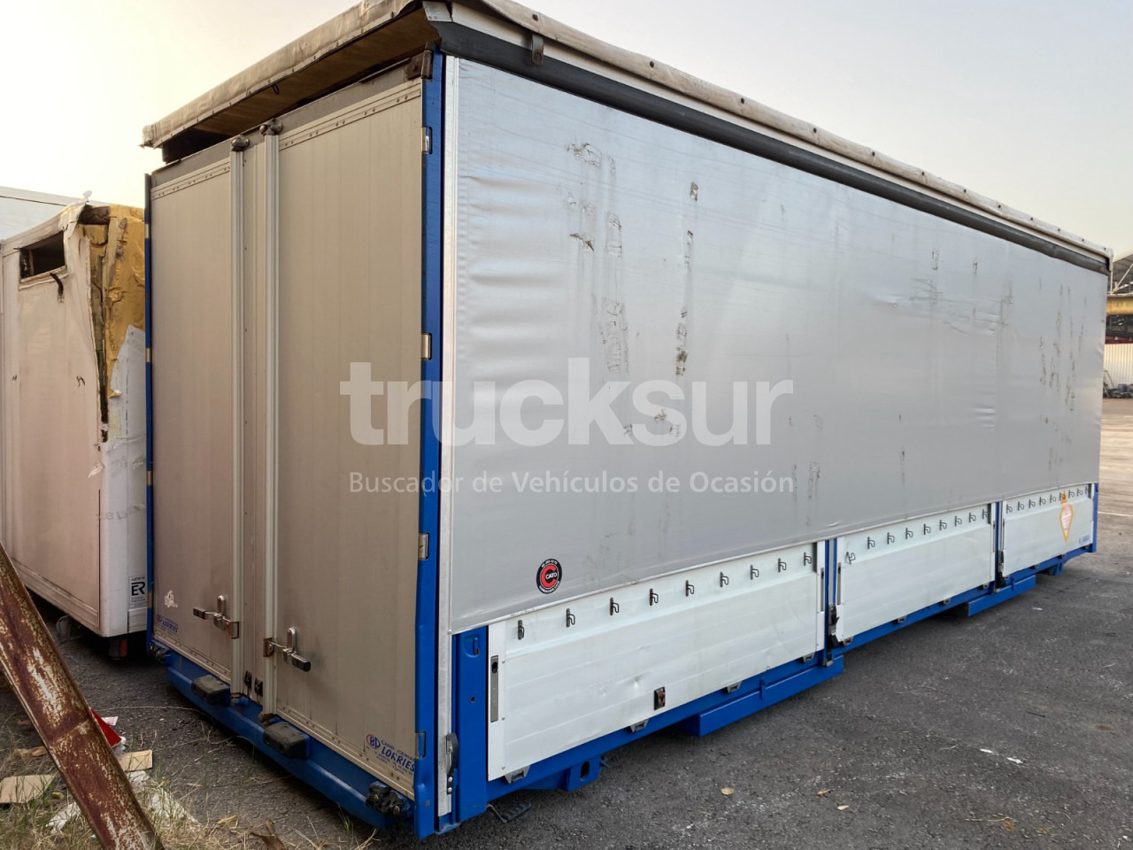 SCANIA SEMITAULINER AUTOPORTANTE - Carrosserie bâchee: photos 2 SCANIA SEMITAULINER AUTOPORTANTE - Carrosserie bâchee: photos 2