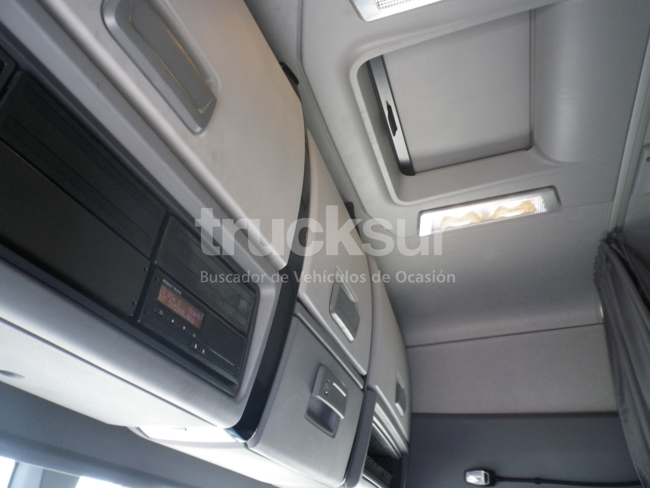 Tracteur routier RENAULT T440 SLEEPER CAB: photos 10 Tracteur routier RENAULT T440 SLEEPER CAB: photos 10