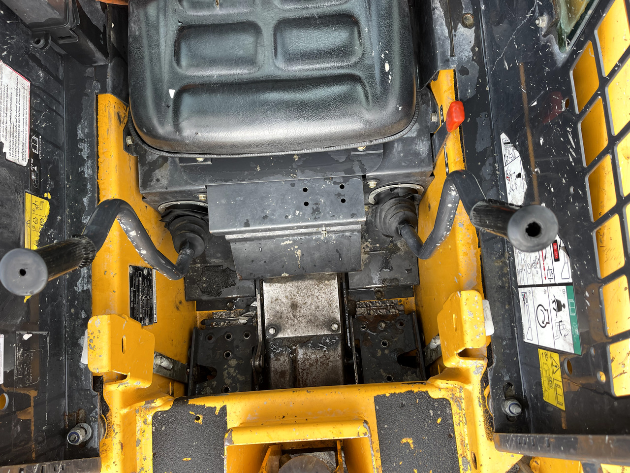 Mini chargeuse BOBCAT S70: photos 9