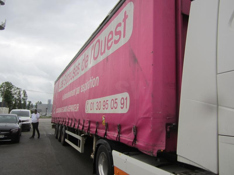Fruehauf - Semi-remorque rideaux coulissants: photos 1 Fruehauf - Semi-remorque rideaux coulissants: photos 1
