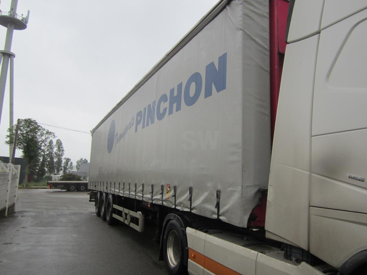 Fruehauf - Semi-remorque rideaux coulissants: photos 1 Fruehauf - Semi-remorque rideaux coulissants: photos 1