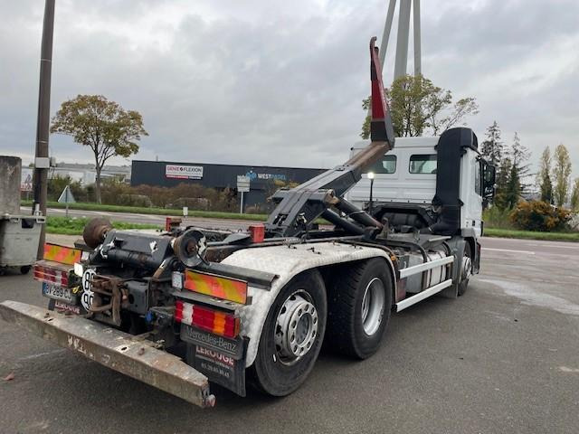 Photo d'intérieur 1: Camion ampliroll Mercedes Actros 2544