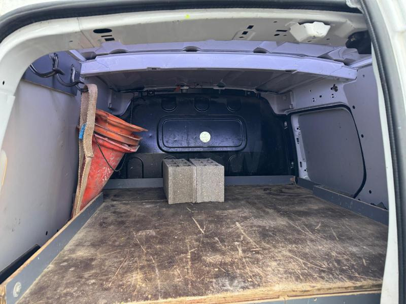 Fourgon utilitaire Renault Kangoo 1.5 DCI: photos 9