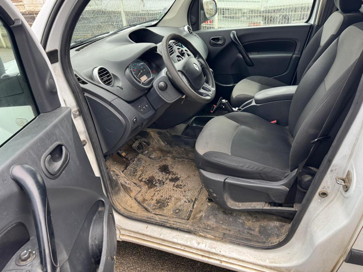 Photo d'intérieur 1: Fourgon utilitaire Renault Kangoo 1.5 DCI