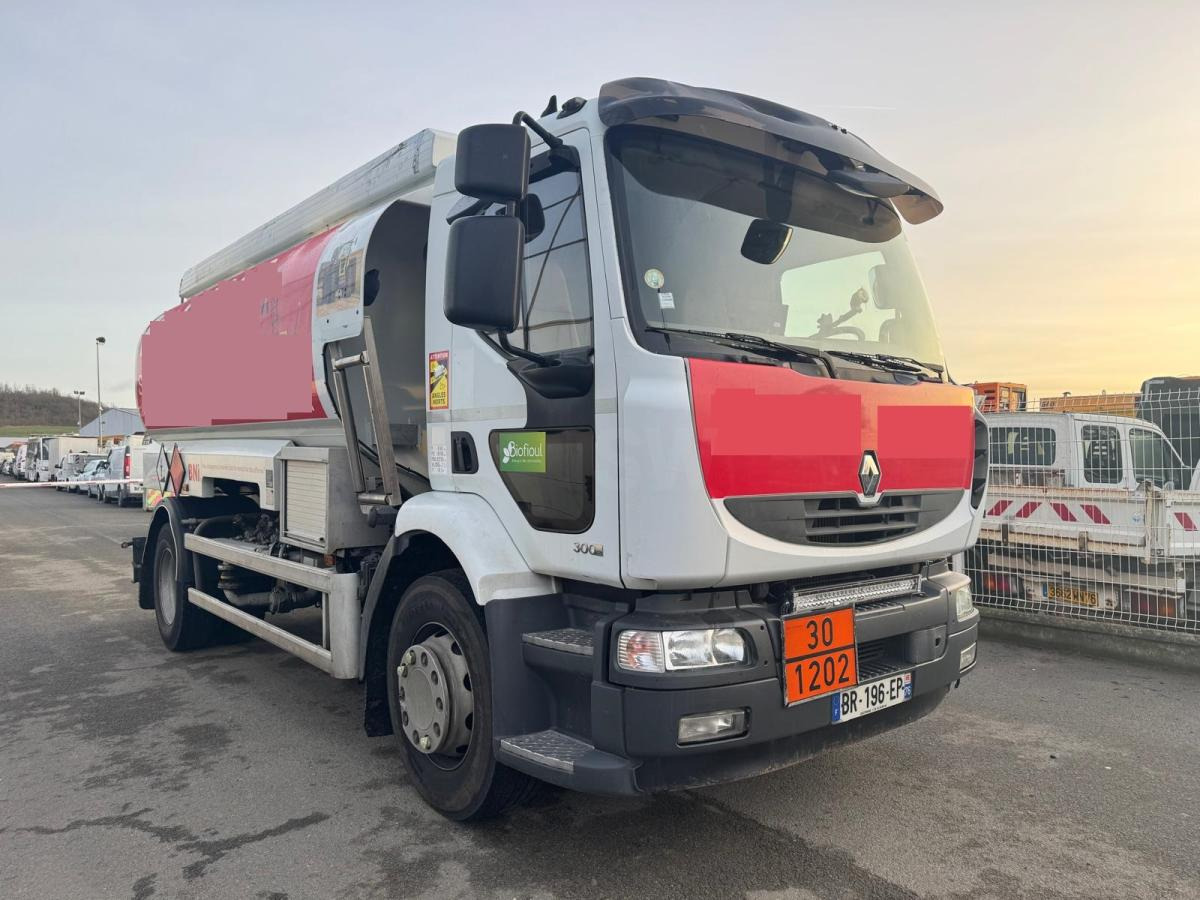 Renault Premium 300 DXI - Camion citerne: photos 3 Renault Premium 300 DXI - Camion citerne: photos 3