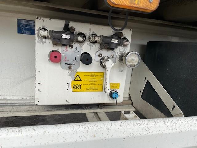 Semi-remorque benne pour transport de matériaux granulaires Stas: photos 9 Semi-remorque benne pour transport de matériaux granulaires Stas: photos 9