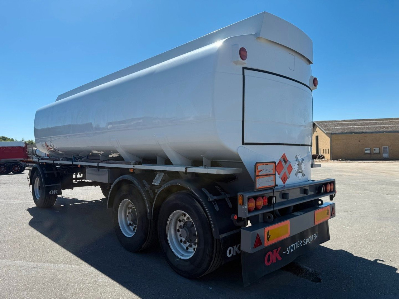 HMK Bilcon 3 axle 27.000 l. ADR 5 rooms - Remorque citerne: photos 4 HMK Bilcon 3 axle 27.000 l. ADR 5 rooms - Remorque citerne: photos 4