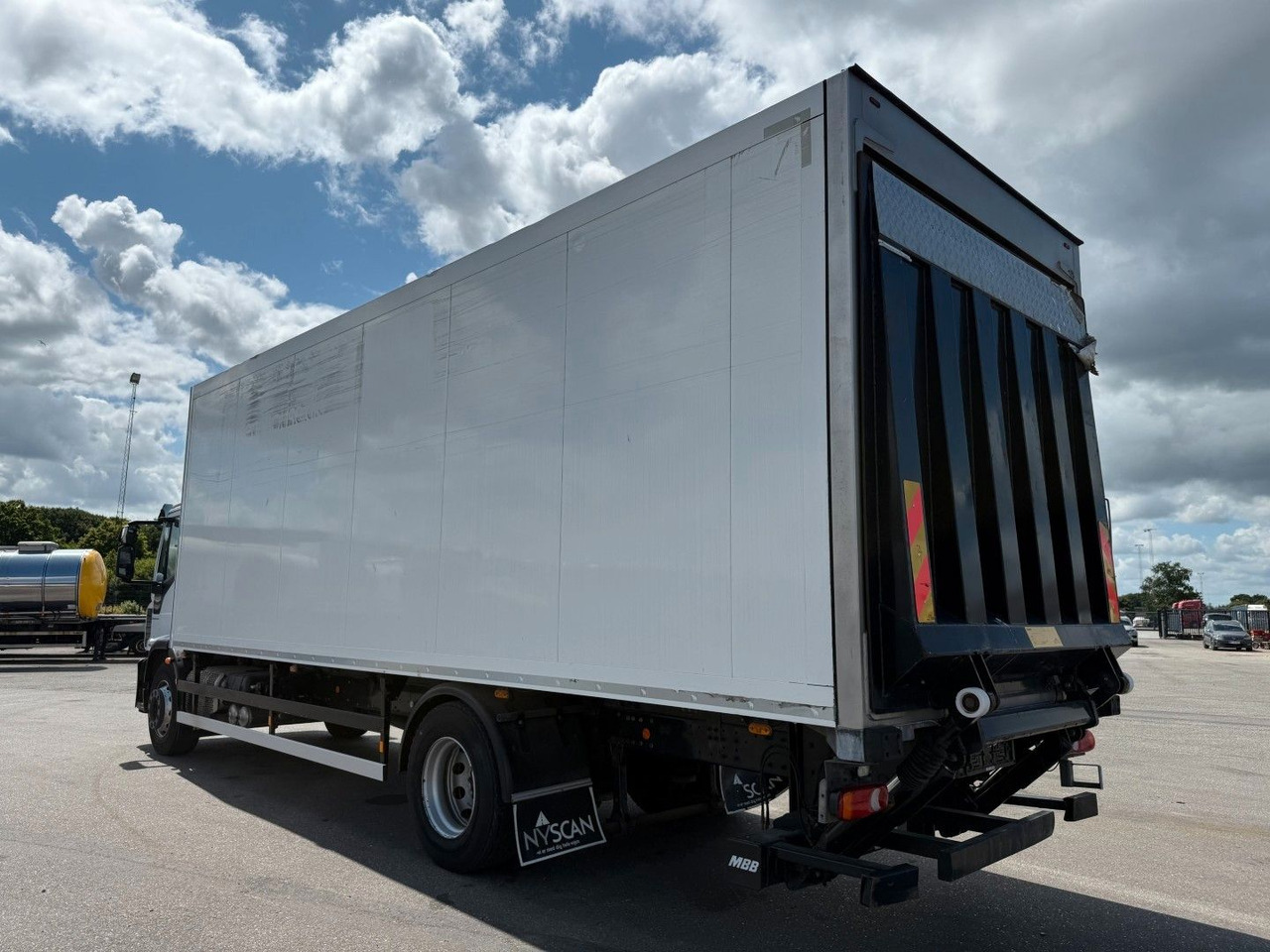 Iveco 180E32 4x2 Schmitz / Thermo King T-1200R Spectru Iveco 180E32 4x2 Schmitz / Thermo King T-1200R Spectru - Camion frigorifique: photos 4 Iveco 180E32 4x2 Schmitz / Thermo King T-1200R Spectru Iveco 180E32 4x2 Schmitz / Thermo King T-1200R Spectru - Camion frigorifique: photos 4