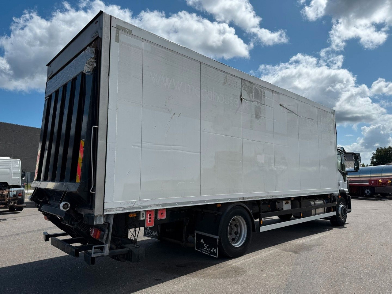 Iveco 180E32 4x2 Schmitz / Thermo King T-1200R Spectru Iveco 180E32 4x2 Schmitz / Thermo King T-1200R Spectru - Camion frigorifique: photos 3 Iveco 180E32 4x2 Schmitz / Thermo King T-1200R Spectru Iveco 180E32 4x2 Schmitz / Thermo King T-1200R Spectru - Camion frigorifique: photos 3