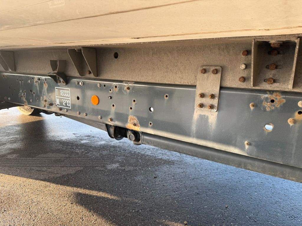 Camion frigorifique Iveco 180E32 Schmitz / Thermo King T-1200R Spectrum: photos 19