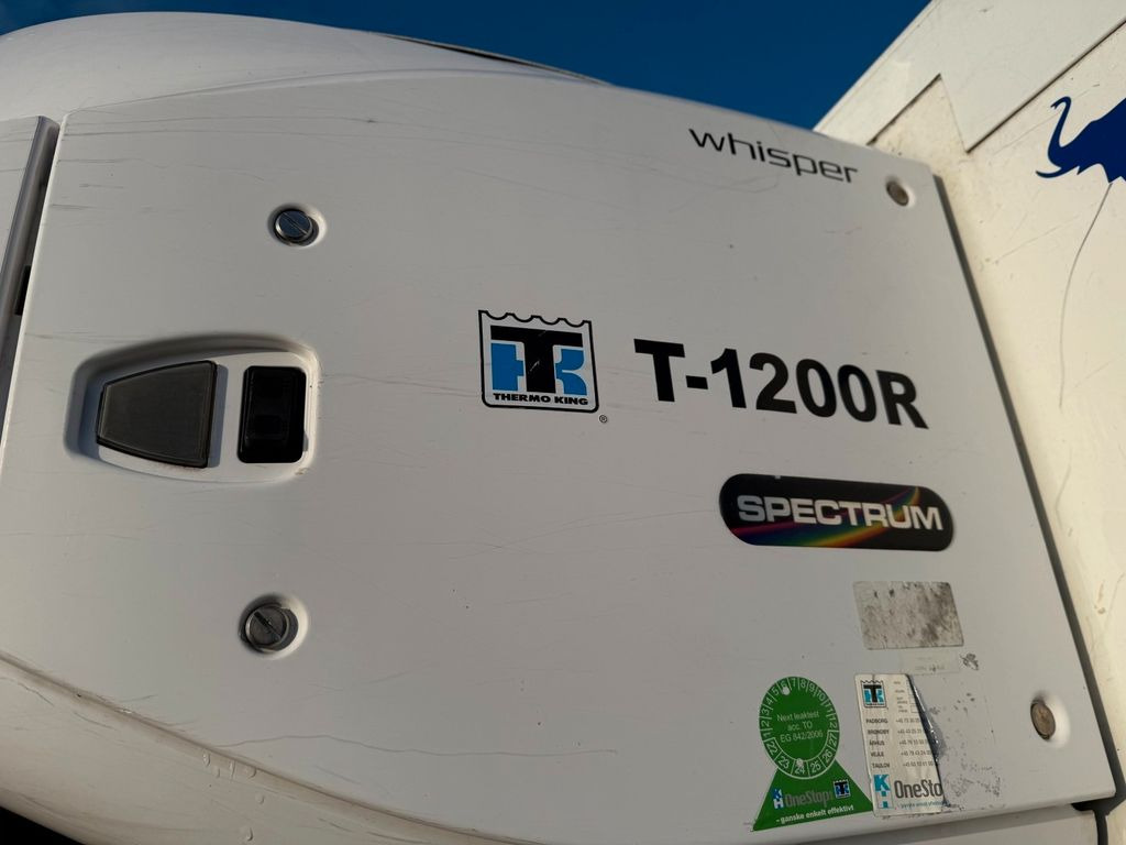 Camion frigorifique Iveco 180E32 Schmitz / Thermo King T-1200R Spectrum: photos 8