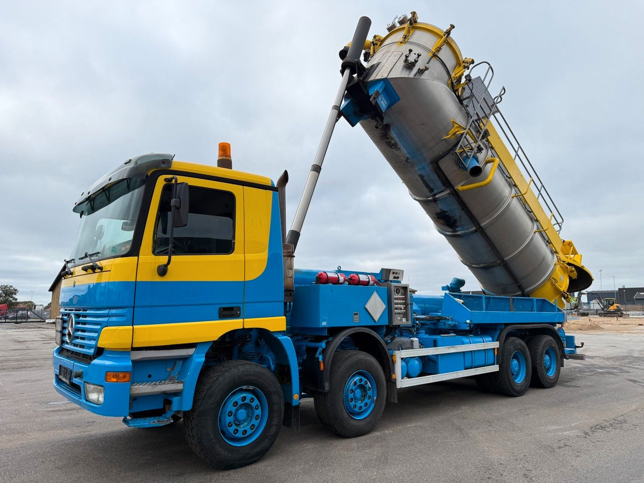 Mercedes-Benz Actros 4140 8x4 KOKS MEGAVAC 8000 ADR Dry Vac - Camion hydrocureur: photos 5 Mercedes-Benz Actros 4140 8x4 KOKS MEGAVAC 8000 ADR Dry Vac - Camion hydrocureur: photos 5
