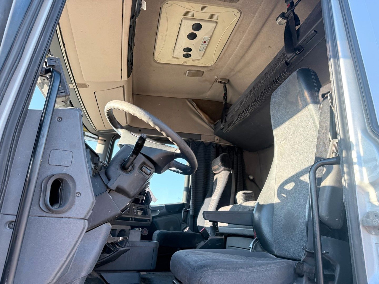 Scania R380 4x2 Autotransport with hydraulic ramp - Camion porte-voitures: photos 5 Scania R380 4x2 Autotransport with hydraulic ramp - Camion porte-voitures: photos 5