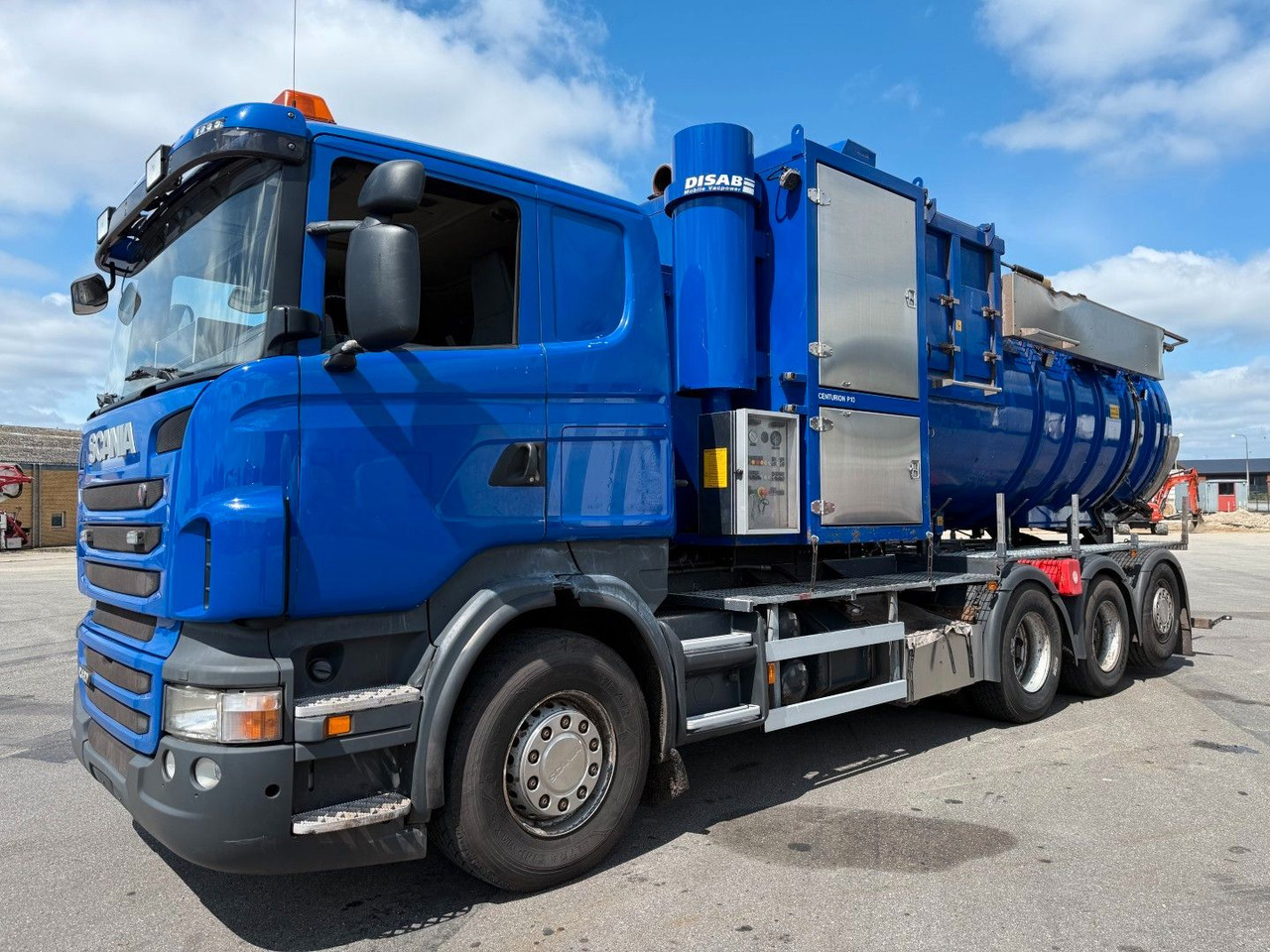 Scania R420 8x4*4 Vacuum Suction Disab Centurion P10 - Camion hydrocureur: photos 1 Scania R420 8x4*4 Vacuum Suction Disab Centurion P10 - Camion hydrocureur: photos 1