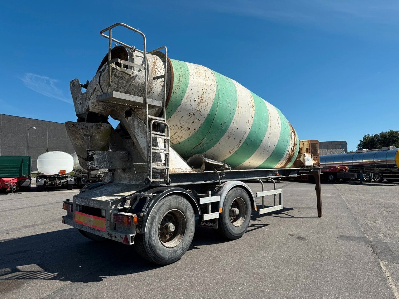 Le Cinena 12 m2 Baruval 2 axle Concrete trailer Lecinena 12 m3 Baruval 2 achse Beton/Concrete mixer - Semi-remorque: photos 3 Le Cinena 12 m2 Baruval 2 axle Concrete trailer Lecinena 12 m3 Baruval 2 achse Beton/Concrete mixer - Semi-remorque: photos 3