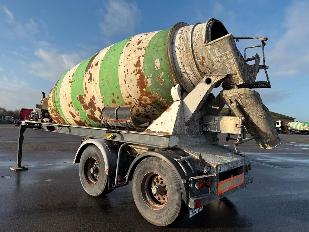 Lecinena 12 m3 Baruval 2 achse Beton/Concrete mixer - Semi-remorque: photos 4 Lecinena 12 m3 Baruval 2 achse Beton/Concrete mixer - Semi-remorque: photos 4