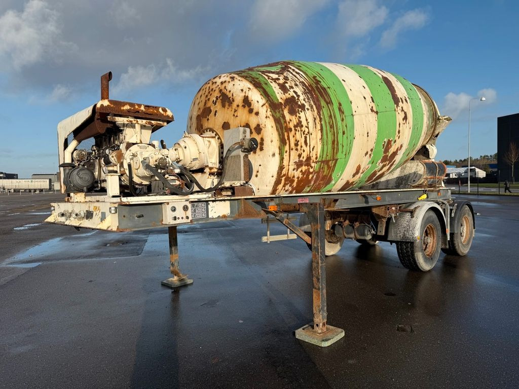 Lecinena 12 m3 Baruval 2 achse Beton/Concrete mixer - Semi-remorque: photos 1 Lecinena 12 m3 Baruval 2 achse Beton/Concrete mixer - Semi-remorque: photos 1