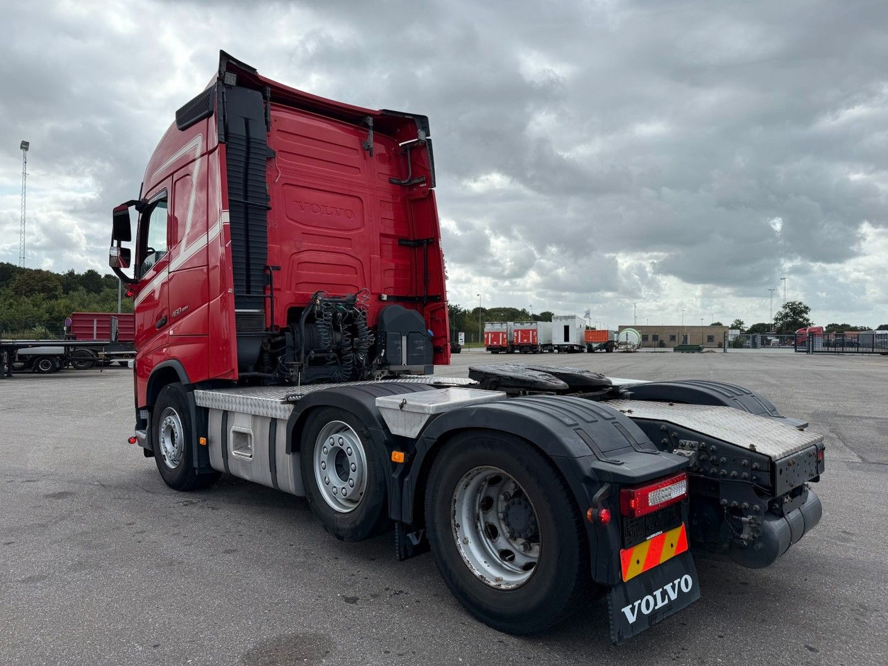 Volvo FH 460 6x2 Globetrotter Euro 6 - Tracteur routier: photos 4 Volvo FH 460 6x2 Globetrotter Euro 6 - Tracteur routier: photos 4