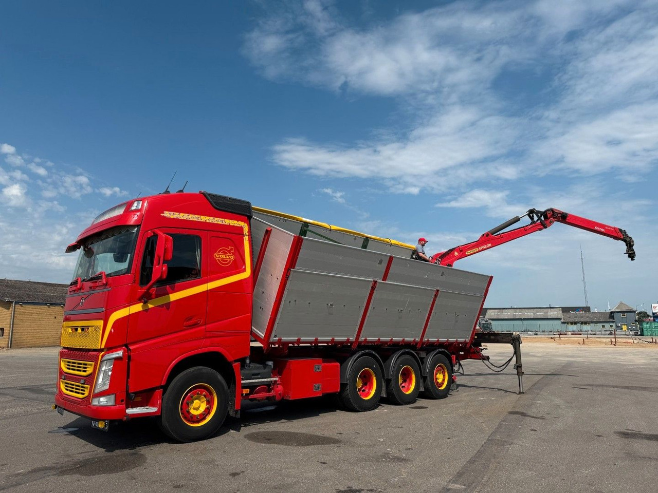 Volvo FH500 8x4*4 Tip / Palfinger Epsilon Q170L - Camion grue: photos 1 Volvo FH500 8x4*4 Tip / Palfinger Epsilon Q170L - Camion grue: photos 1