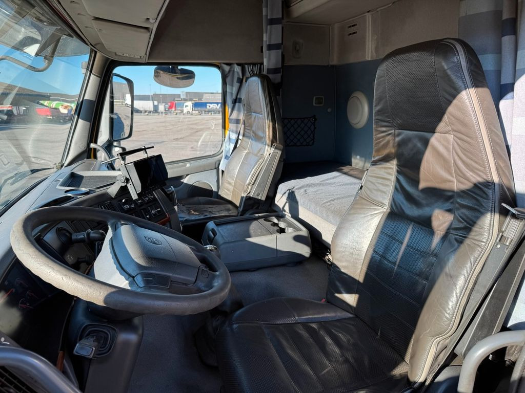 Volvo FM 340 6x2*4 Euro 5 FFG Elephant 10 m3 Volvo FM 340 6x2*4 Euro 5 FFG Elephant 10 m3 - Camion hydrocureur: photos 5 Volvo FM 340 6x2*4 Euro 5 FFG Elephant 10 m3 Volvo FM 340 6x2*4 Euro 5 FFG Elephant 10 m3 - Camion hydrocureur: photos 5