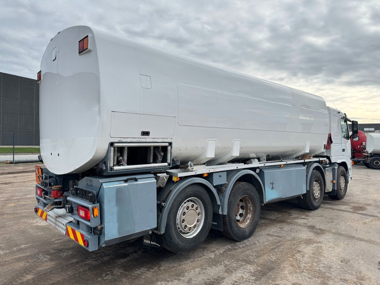 Volvo FM 440 8x2*6 24.000 l. ADR Tanktruck - Camion citerne: photos 3 Volvo FM 440 8x2*6 24.000 l. ADR Tanktruck - Camion citerne: photos 3