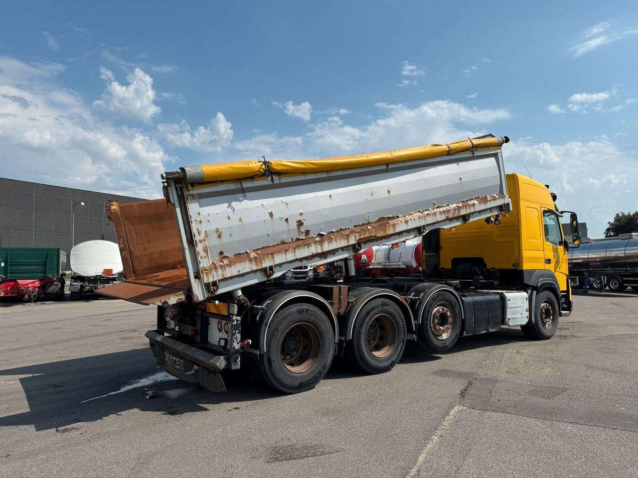 Volvo FMX500 8x4/4 Steel tipper Volvo FMX500 8x4/4 Steel tipper - Camion benne: photos 3 Volvo FMX500 8x4/4 Steel tipper Volvo FMX500 8x4/4 Steel tipper - Camion benne: photos 3