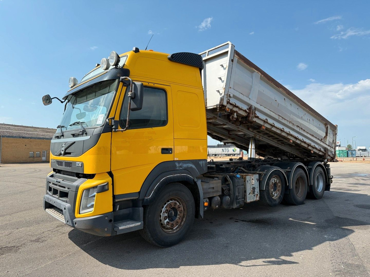 Volvo FMX500 8x4/4 Steel tipper Volvo FMX500 8x4/4 Steel tipper - Camion benne: photos 1 Volvo FMX500 8x4/4 Steel tipper Volvo FMX500 8x4/4 Steel tipper - Camion benne: photos 1