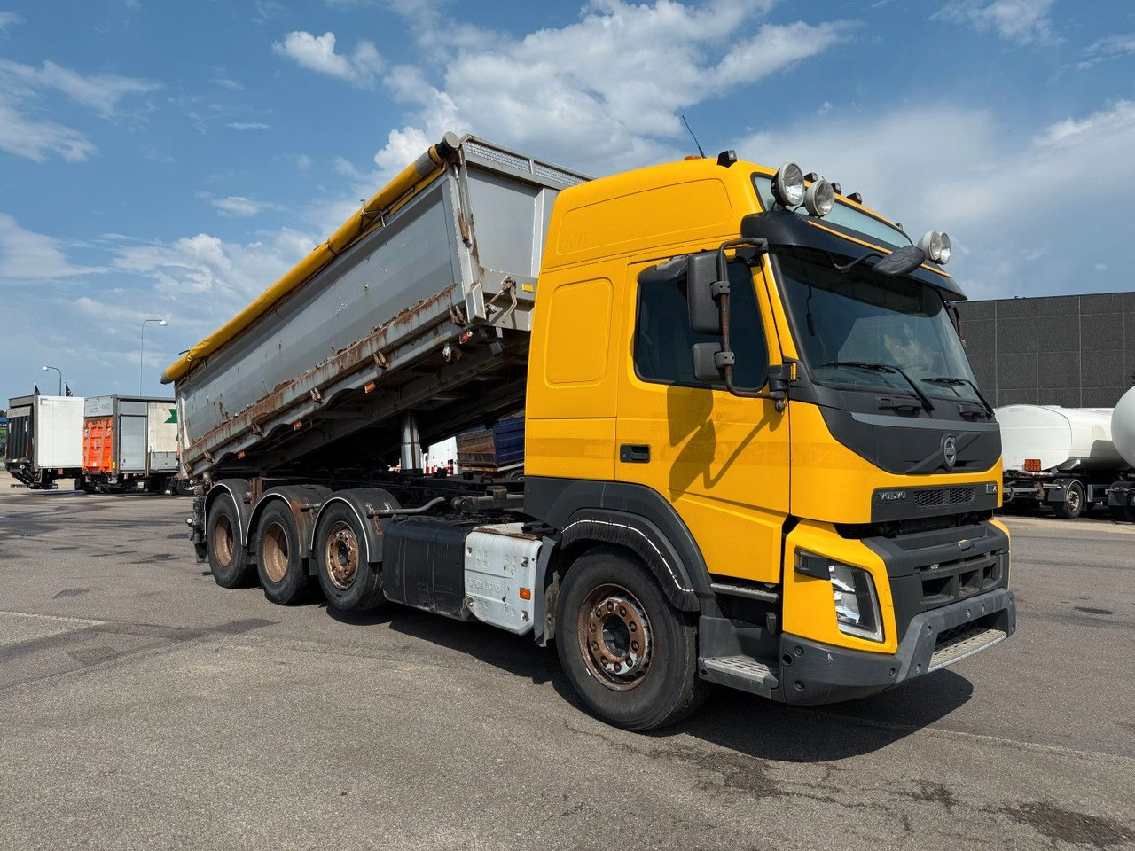 Volvo FMX500 8x4/4 Steel tipper Volvo FMX500 8x4/4 Steel tipper - Camion benne: photos 2 Volvo FMX500 8x4/4 Steel tipper Volvo FMX500 8x4/4 Steel tipper - Camion benne: photos 2
