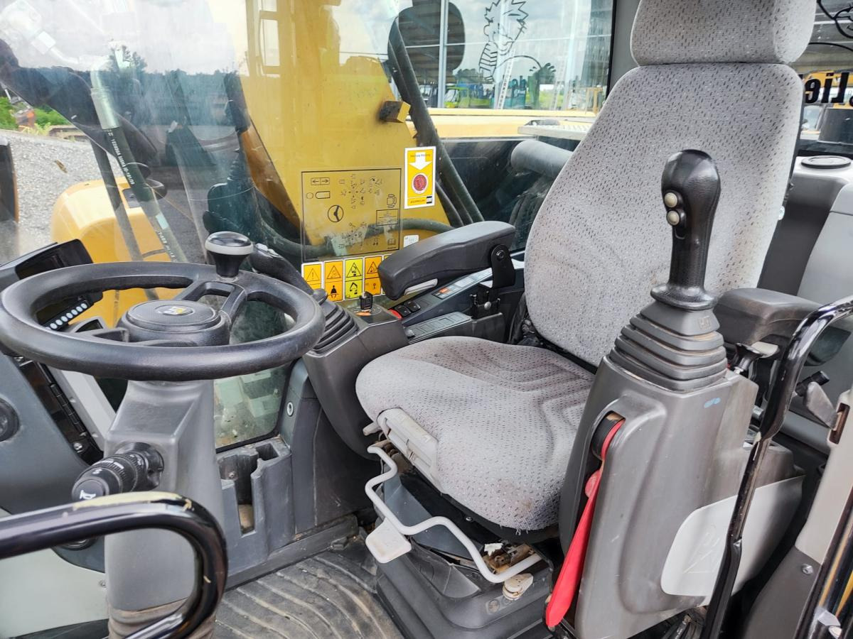 Caterpillar M316F - Pelle sur pneus: photos 5 Caterpillar M316F - Pelle sur pneus: photos 5