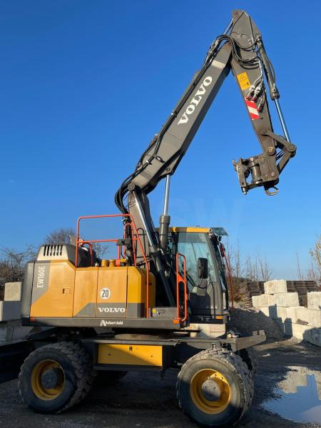 Volvo EW160E - Pelle sur pneus: photos 2 Volvo EW160E - Pelle sur pneus: photos 2