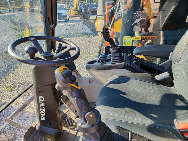 Volvo EW160E - Pelle sur pneus: photos 5 Volvo EW160E - Pelle sur pneus: photos 5