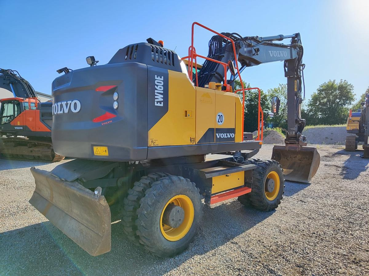 Volvo EW160E - Pelle sur pneus: photos 4 Volvo EW160E - Pelle sur pneus: photos 4