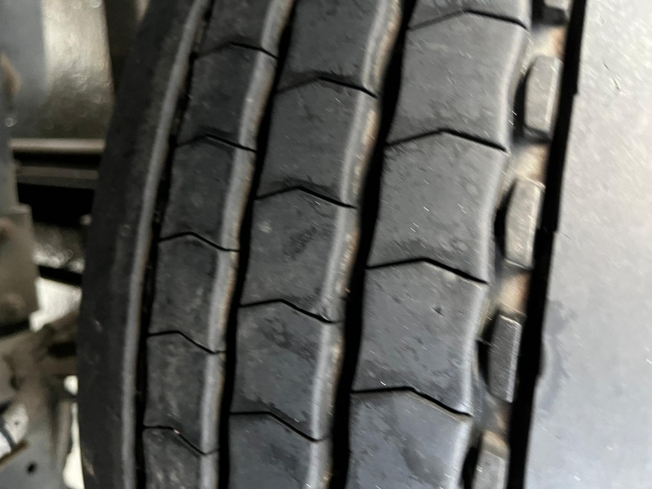 Iveco Eurocargo 120 E 22 - Camion à rideaux coulissants: photos 5 Iveco Eurocargo 120 E 22 - Camion à rideaux coulissants: photos 5