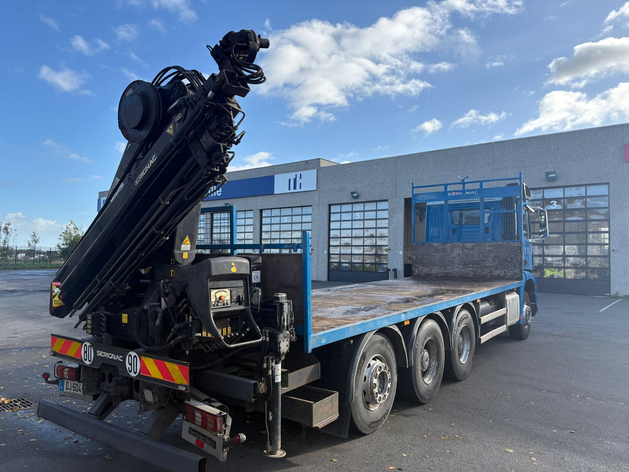 Mercedes Arocs 3240 - Camion plateau: photos 3 Mercedes Arocs 3240 - Camion plateau: photos 3