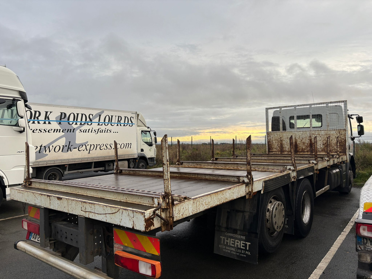 Renault Premium 370 DXI - Camion plateau: photos 4 Renault Premium 370 DXI - Camion plateau: photos 4