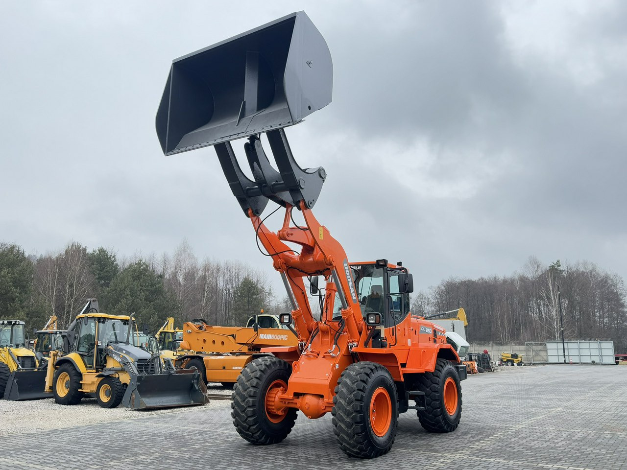 Doosan DL250 14,5Ton Łyżka Wysokiego Wysypu !!! - Chargeuse sur pneus: photos 4 Doosan DL250 14,5Ton Łyżka Wysokiego Wysypu !!! - Chargeuse sur pneus: photos 4