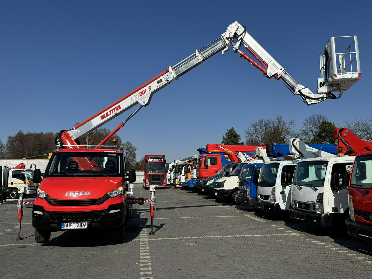 Iveco Daily 35S12 - Camion avec nacelle: photos 2 Iveco Daily 35S12 - Camion avec nacelle: photos 2