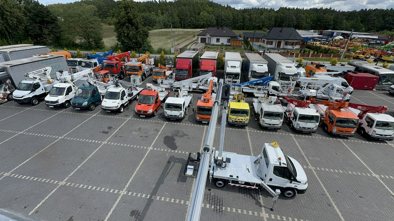 Iveco Daily 35S14 - Camion avec nacelle: photos 2 Iveco Daily 35S14 - Camion avec nacelle: photos 2