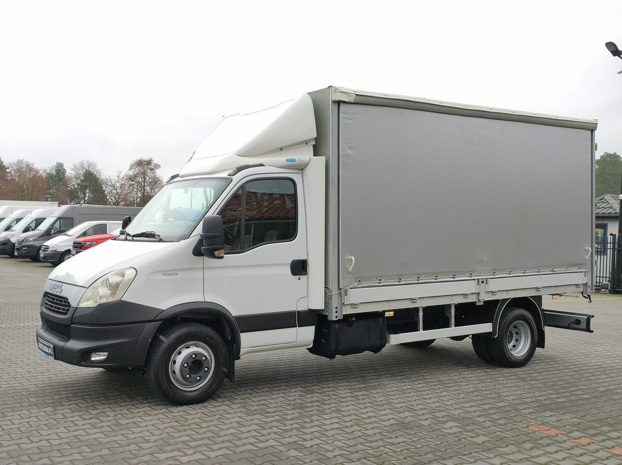 Iveco Daily 70C17 Firana Tył Drzwi Zadbany w Pełni Sprawny Super Stan - Utilitaire rideaux coulissants (PLSC): photos 2 Iveco Daily 70C17 Firana Tył Drzwi Zadbany w Pełni Sprawny Super Stan - Utilitaire rideaux coulissants (PLSC): photos 2