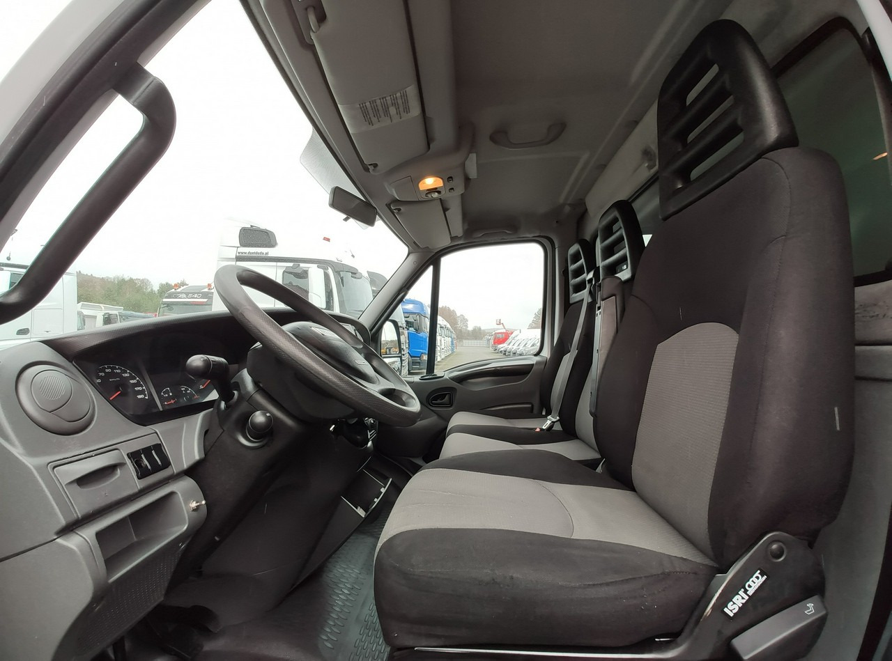 Utilitaire rideaux coulissants (PLSC) Iveco Daily 70C18 V H: photos 23