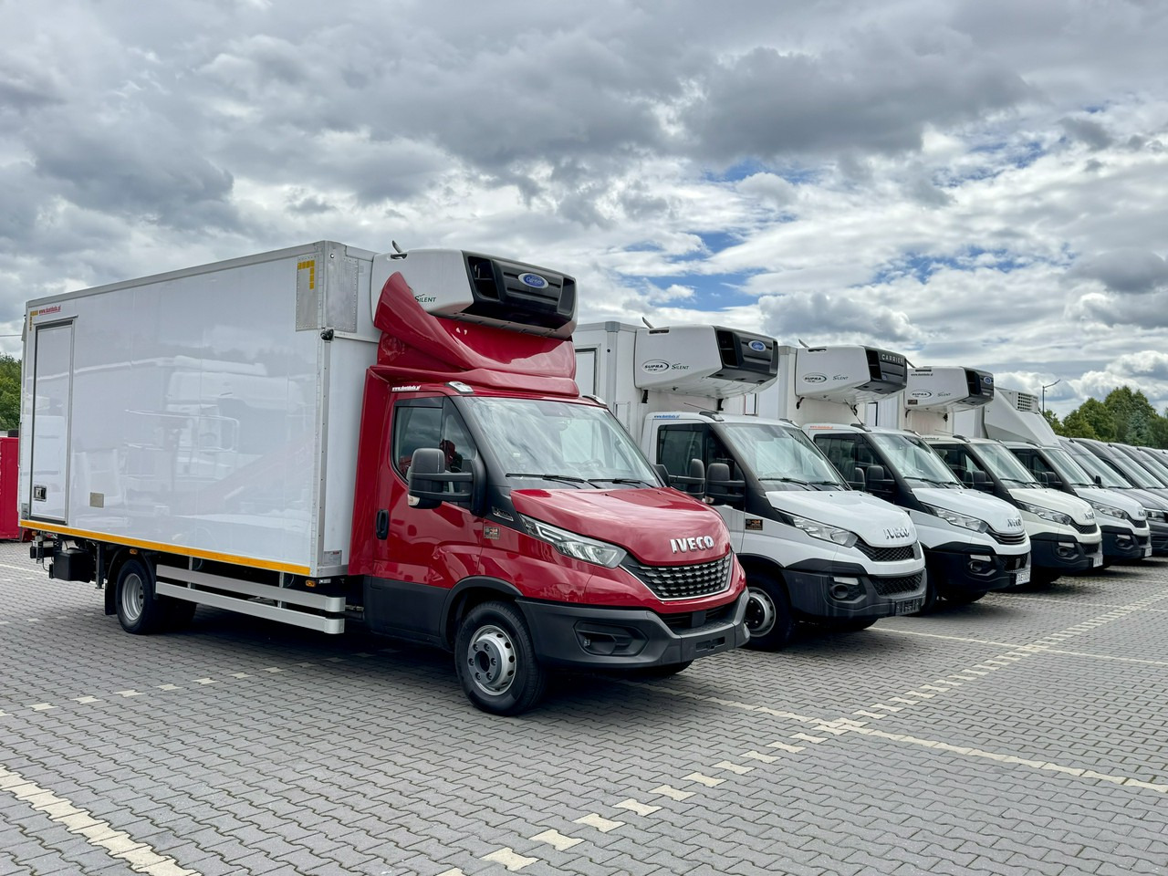Iveco Daily 72C21 Mroźnia HI-MATIC Ściana Grodziowa Multitemperatura - Utilitaire frigorifique: photos 1 Iveco Daily 72C21 Mroźnia HI-MATIC Ściana Grodziowa Multitemperatura - Utilitaire frigorifique: photos 1